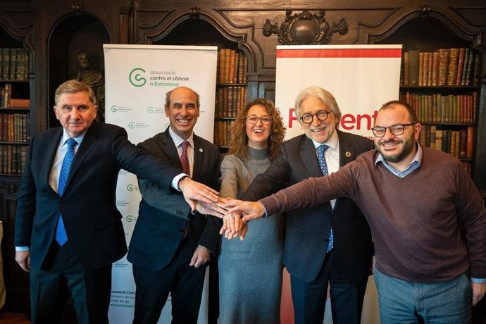 Imatge de la signatura de l'acord de collaboració 