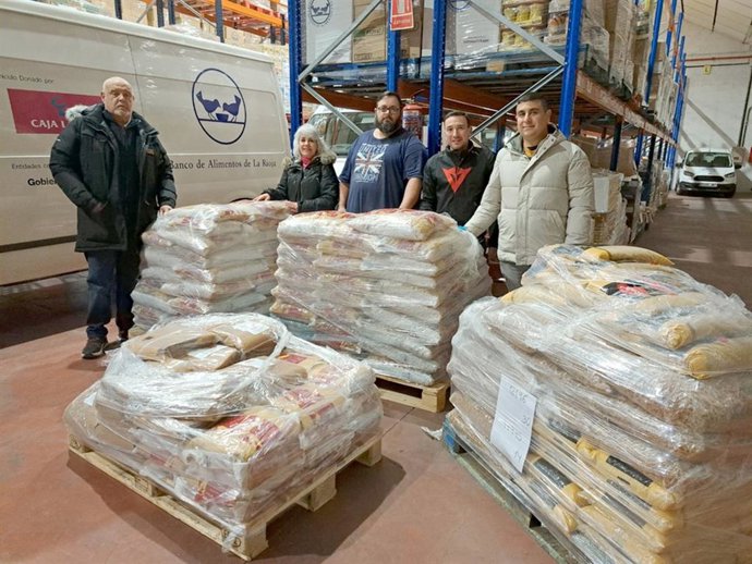 La 'Papanoelada' Correcaminos 2022 se cierra con la entrega al Banco de Alimentos de La Rioja de 1.095 kilos de pasta