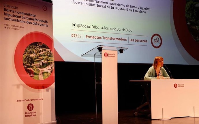 La diputada de la Diputación de Barcelona, Llusa Moret, inaugura la jornada municipalista 'Barris i comunitat: impulsant la transformación sociourbana des dels barris'.