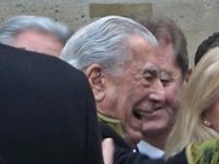 Mario Vargas Llosa, más cariñoso que nunca tras su ingreso en la Academia Francesa. Todas las imágenes