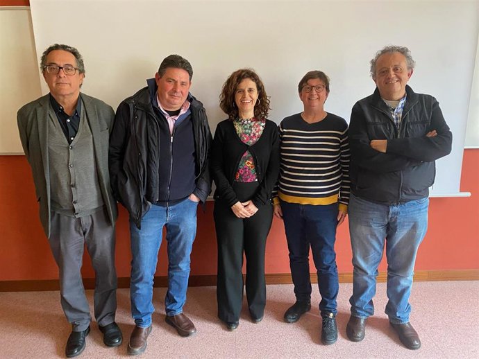 Dirigentes de Más País Andalucía en una reunión sobre la sanidad en Granada