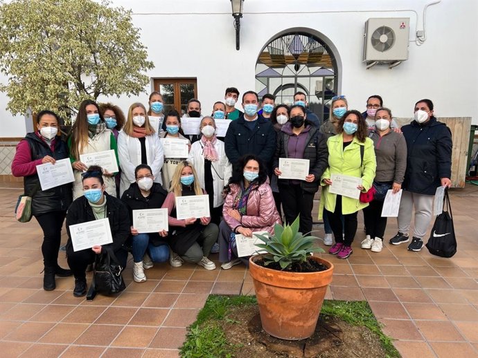 Las trabajadoras infantiles han recibido unas sesiones formativas de 22 horas de duración sobre primeros auxilios dentro del plan 'Palos ciudad cardioprotegida'.