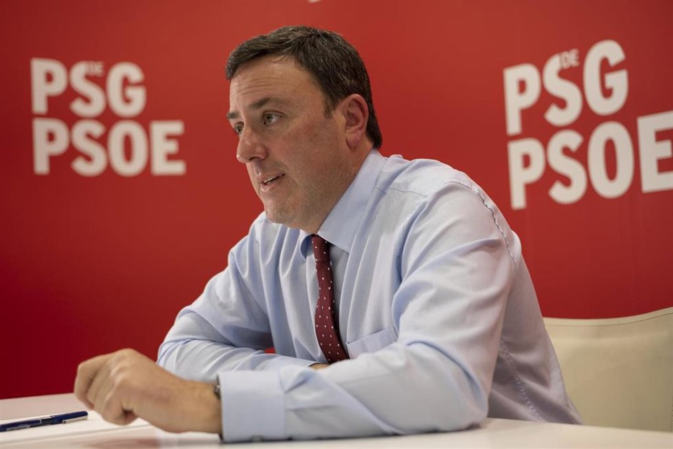 Archivo - El nuevo secretario general del PSdeG, Valentín González Formoso, durante una entrevista con Europa Press, a 10 de febrero de 2022, en Santiago de Compostela, A Coruña, Galicia (España). Formoso, que además es presidente de la Diputación de A 