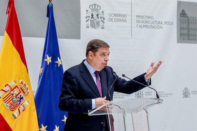El ministro de Agricultura, Pesca y Alimentación, Luis Planas, preside el acto de toma de posesión de la nueva secretaria general de Pesca en la sede del Ministerio, a 8 de febrero de 2023, en Madrid (España). 