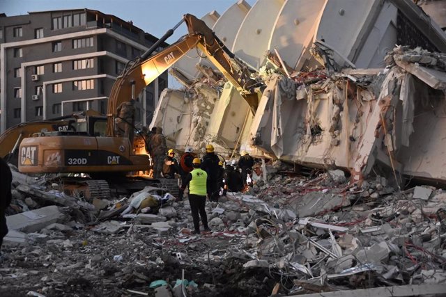 Trabajos de búsqueda y rescate en la ciudad turca de Antakya tras los terremotos en el sur de Turquía, cerca de la frontera con Siria