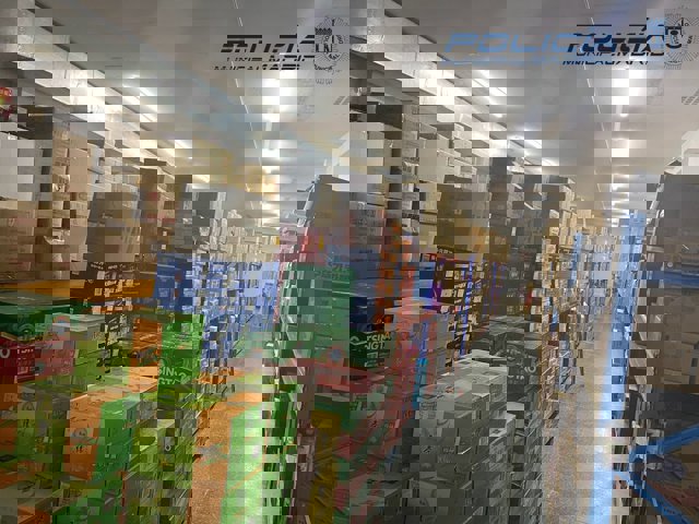 .- Inmovilizados 600 kilos de alimentos sin etiquetas reglamentarias almacenados en un establecimiento de Usera