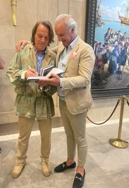 Kitín Muñoz y el doctor Manuel de la Peña