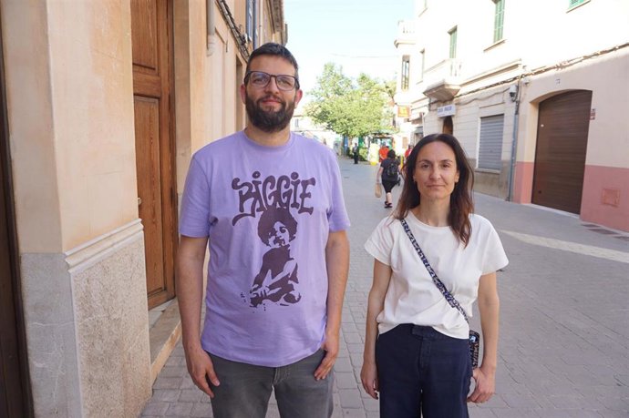 El regidor Miquel Serra y la portavoz de MÉS per Llucmajor, Maria Barceló.