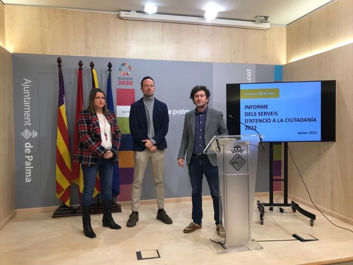 Archivo - El regidor de Justicia Social, Feminismo y LGTBI, Alberto Jarabo, durante la presentación del balance de los datos de atención a la ciudadanía del Ayuntamiento de Palma en 2022