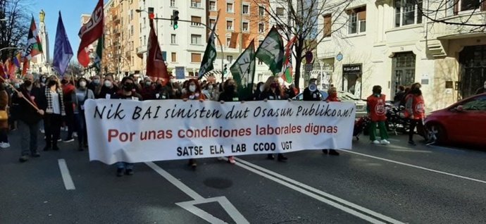 Archivo - Manifestación de sindicatos de Osakidetza para pedir más recursos y personal