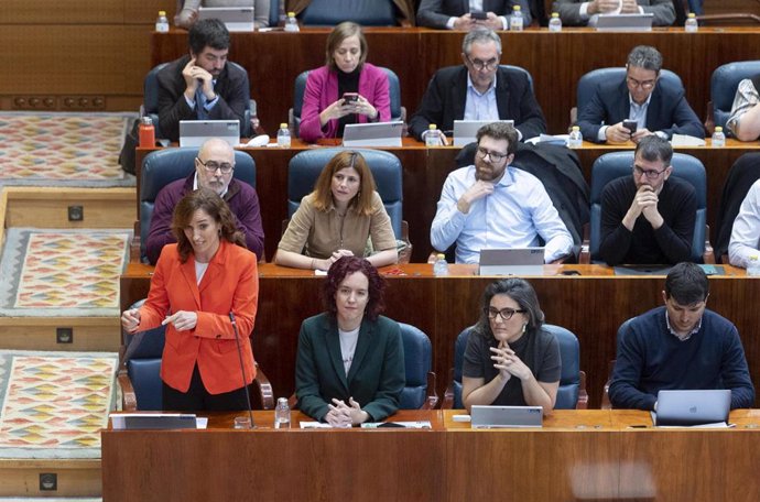 La portavoz de Más Madrid en la asamblea y candidata a la Presidencia regional, Mónica García, interviene durante un pleno en la Asamblea de Madrid, a 2 de febrero de 2023, en Madrid (España). El primer pleno del año electoral en la Asamblea está marcad