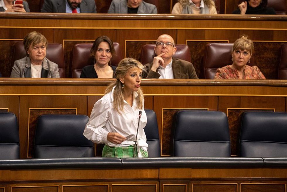 La vicepresidenta segunda y ministra de Trabajo y Economía Social, Yolanda Díaz, interviene durante una sesión de control al Gobierno, en el Congreso de los Diputados, a 8 de febrero de 2023, en Madrid (España).