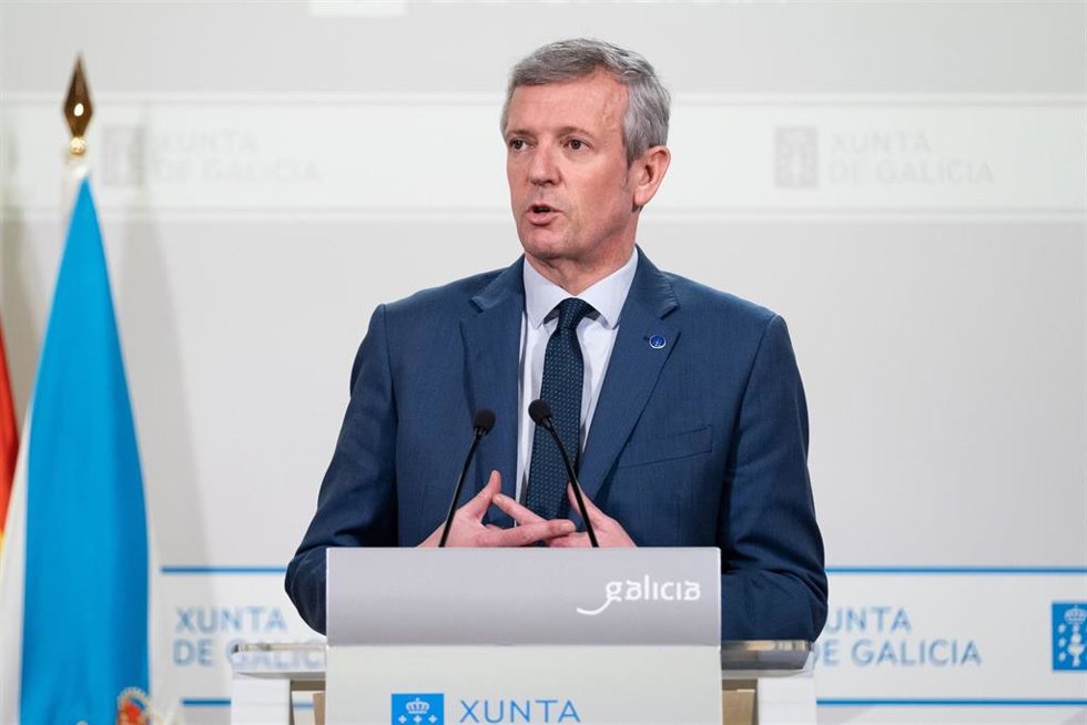 El presidente gallego, Alfonso Rueda, comparece ante los medios.