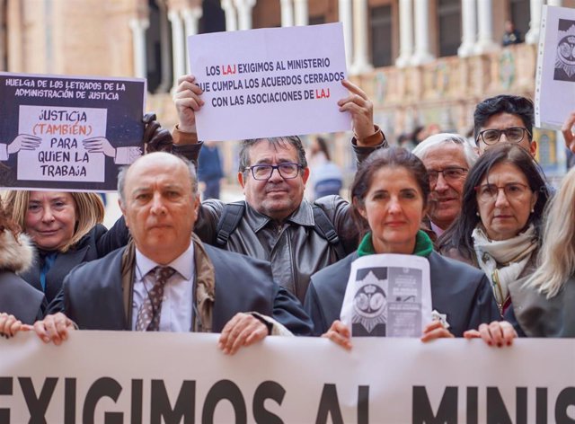 Concentración de los letrados de Administración de Justicia en Sevilla