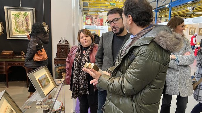 El concejal de Promoción de la Ciudad y Turismo de Albacete, Modesto Belinchón, en la feria 'Antigua'