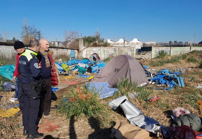 Angel Madrazo durante la intervención de la Policía Municipal en el asentamiento desmantelado.