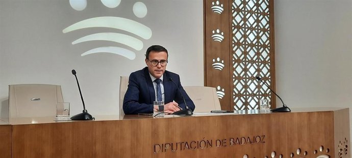 El presidente de la Diputación de Badajoz, Miguel Ángel Gallardo