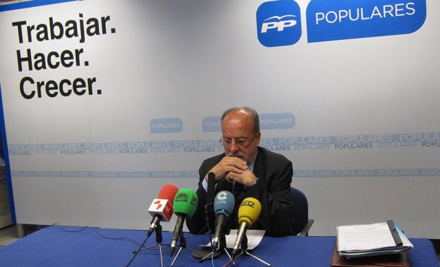 Archivo - El exalcalde de Valladolid Francisco Javier León de la Riva en una imagen de archivo.