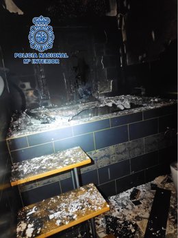 La Policía Nacional salva la vida a dos personas tras un incendio en su domicilio de El Puerto (Cádiz)