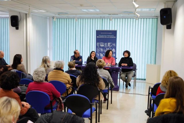 Acto en la Diputación sobre mujeres almerienses en la ciencia