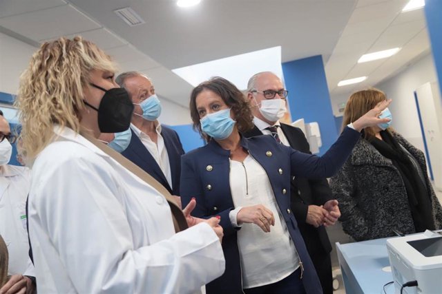 Catalina García en el inauguración de la nueva UCI del Hosptal de Andújar