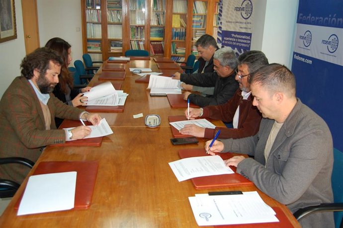 Sindicatos y patronal acuerdan la revisión salarial en el sector siderometalúrgico de la provincia.