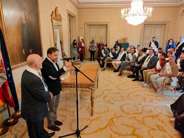 Fernando Castaño (segundo por la izquierda) en la firma del protocolo de Peace City World el 27 de enero en el Ayuntamiento de Salamanca
