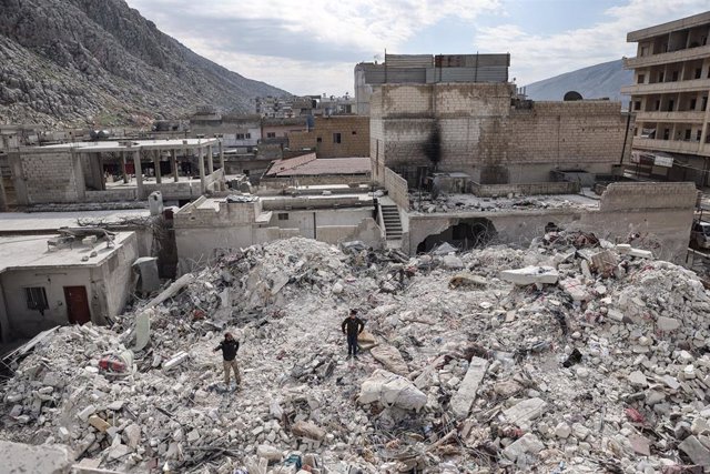 Edificios destruidos por los terremotos en Melis, Siria