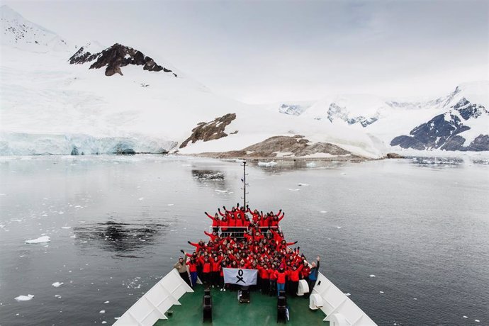 Archivo - Acciona y Homeward Bound retoman este 2023 las expediciones de mujeres científicas a la Antártida