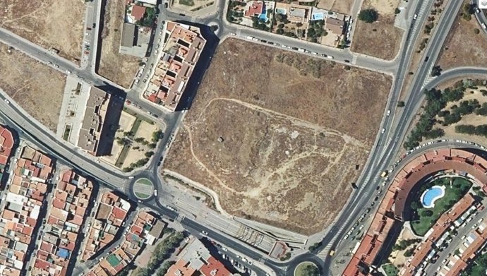 Vista áerea de la parcela en Montecarmelo, en Alcalá de Guadaíra (Sevilla).