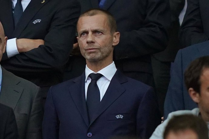 Archivo - El presidente de la UEFA, Aleksander Ceferin, durante un partido