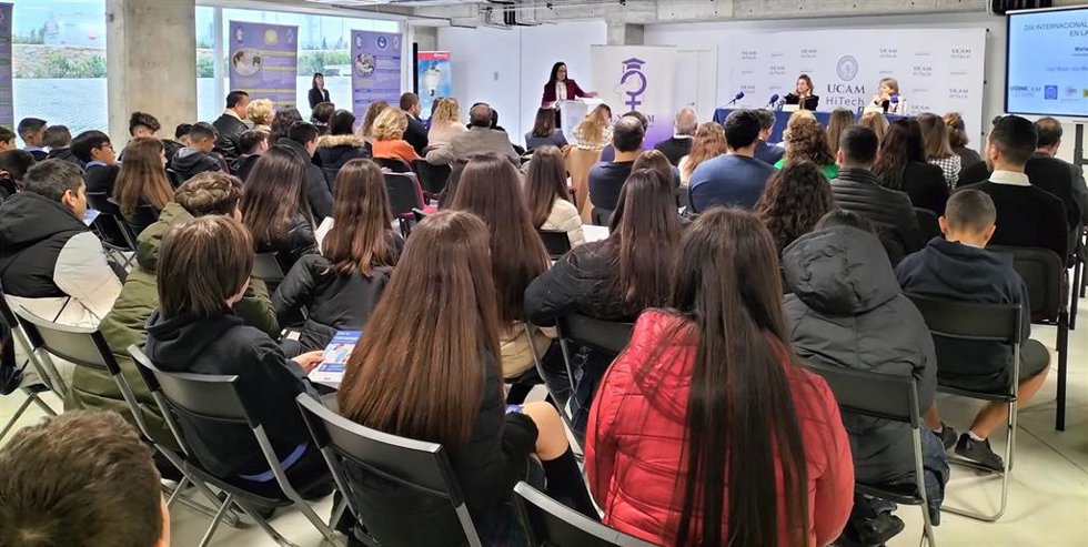 'VI Jornadas De La Mujer Y La Niña En La Ciencia De Lyceum'.