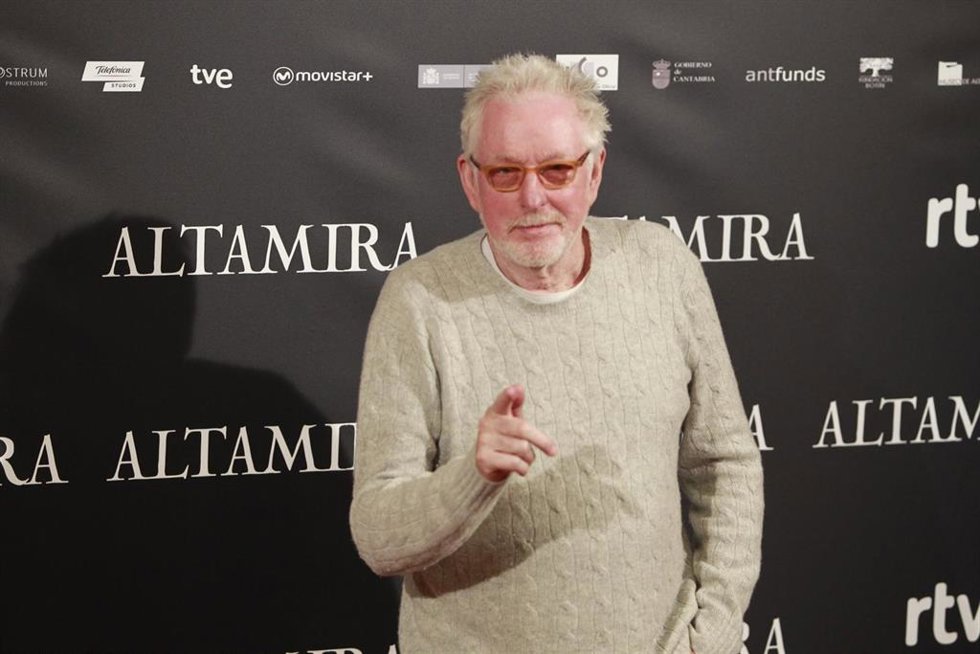 Archivo - Hugh Hudson en la presentación de la película Altamira