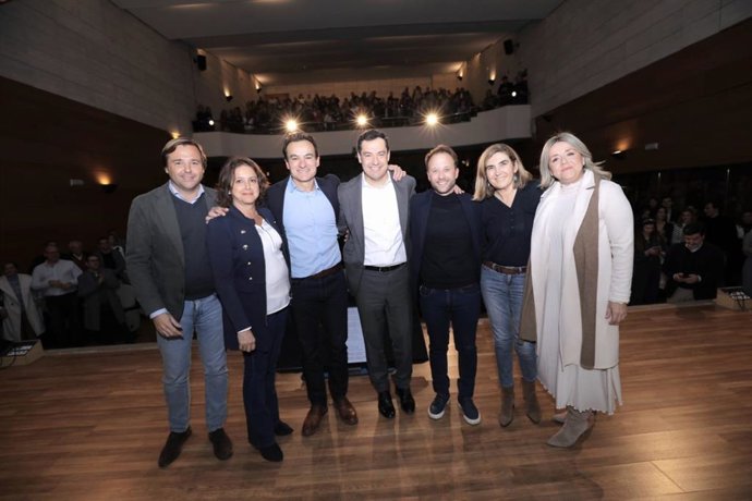 Agustín González tras la presentación junto a Juama Moreno