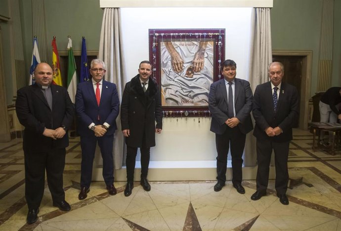 10.2.23 Nota Ayto Huelva (Cartel Viacrucis)