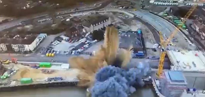 Explosión de una bomba de la Segunda Guerra Mundial en una localidad de Norfolk, Reino Unido