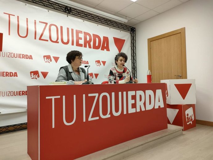 La diputada regional de Izquierda Unida (IU), Henar Moreno, y la candidata de la formación al Ayuntamiento de Logroño, Eunate García, en comparecencia de prensa