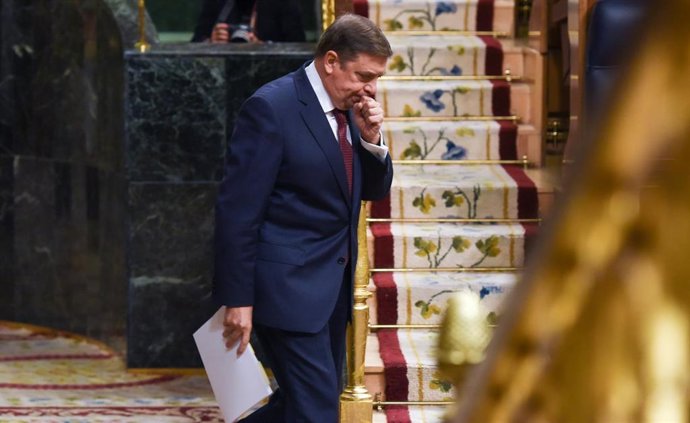 Archivo - El ministro de Agricultura, Pesca y Alimentación, Luis Planas