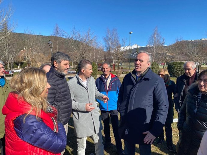 El presidente de los 'poplares' aragoneses, Jorge Azcón, en Jaca.