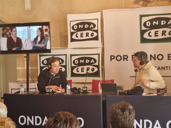Fernández Vara, entrevistado por Jaime Cantizano en Badajoz.