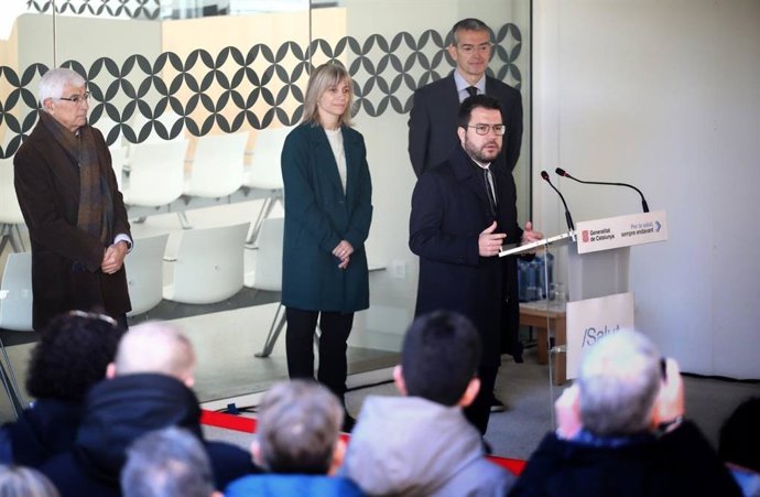 El presidente de la Generalitat, Pere Aragons, inaugura el edificio compacto del Hospital General de Granollers (Barcelona) junto al conseller de Salud, Manel Balcells
