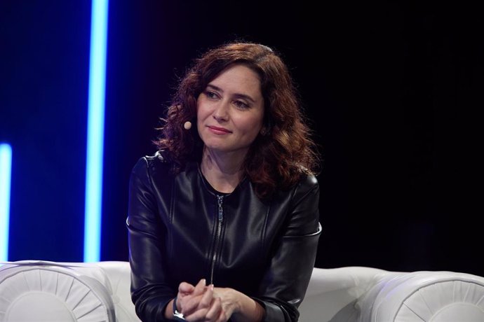 La presidenta de la Comunidad de Madrid, Isabel Díaz Ayuso, participa en la clausura de la última jornada popular del PP regional, en el Centro Cultural de Sanchinarro, a 11 de febrero de 2023, en Madrid (España). Esta es la quinta y última de las Jorna