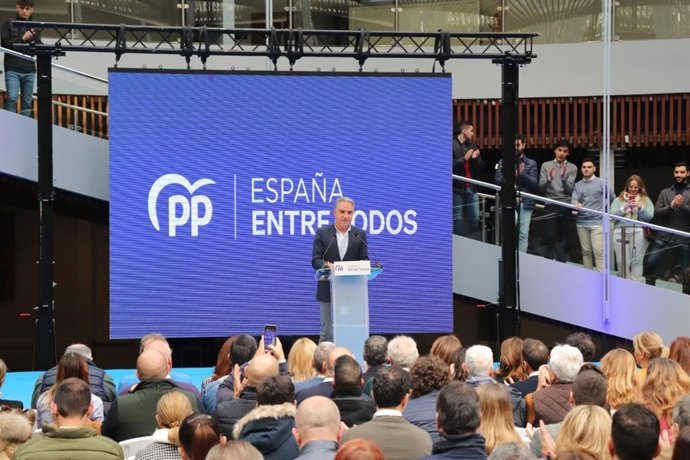 Elías Bendodo, coordinador general del PP, en un acto de partido