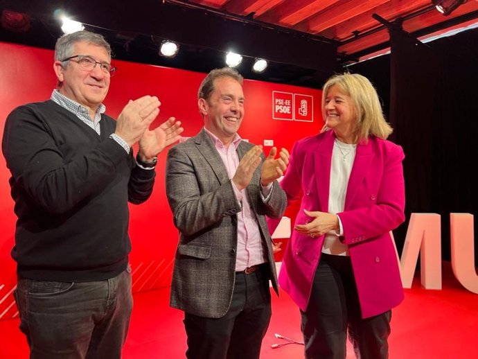 Patxi López, Juan Carlos Abascal y Teresa Laespada.