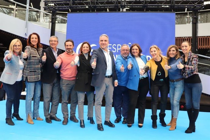 Acto del PP en Torremolinos con el coordinador general, Elías Bendodo, la presidenta provincial, Patricia Navarro, y la alcaldesa, Margarita del Cid