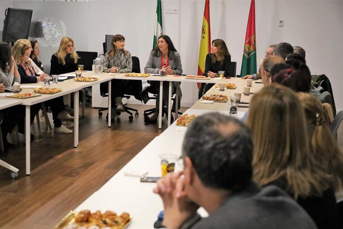 Reunión de la Junta y asociaciones sobre el acogimiento familiar