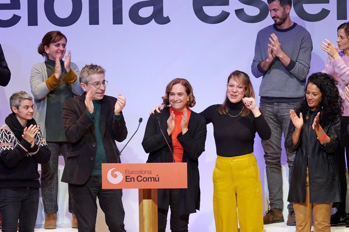 L'alcaldessa de Barcelona i candidata de BComú, Ada Colau, presenta en el Plenari d'activistes els 20 primers candidats de la seva llista, en el procés de primries, a l'Auditori Once
