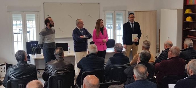 La delegada territorial de Medio Ambiente preside el acto de homenaje al personal jubilado durante el periodo 2019-2022.