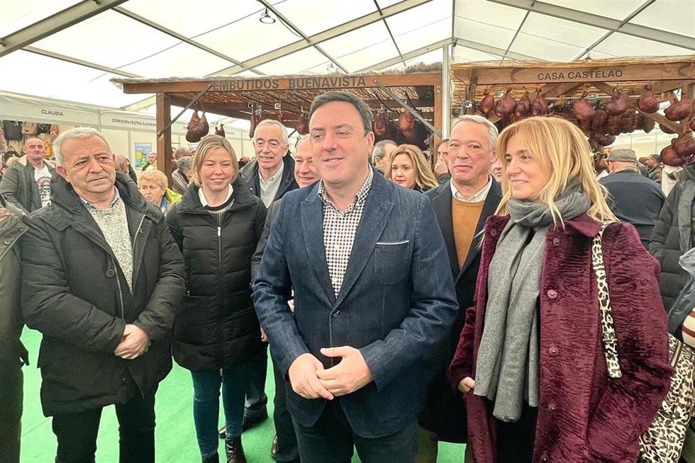El secretario xeral del PSdeG, Valentín González Formoso, en la Festa do Butelo de A Fonsagrada (Lugo).