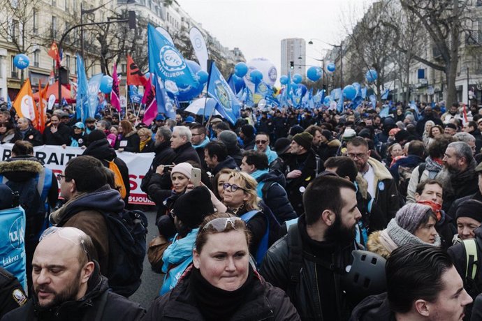 31 January 2023, France, Paris: Protesters participate in a rally on the second day of nationwide strikes and protests over the government's proposed pension reform. Photo: Jan Schmidt-Whitley/Le Pictorium Agency via ZUMA/dpa